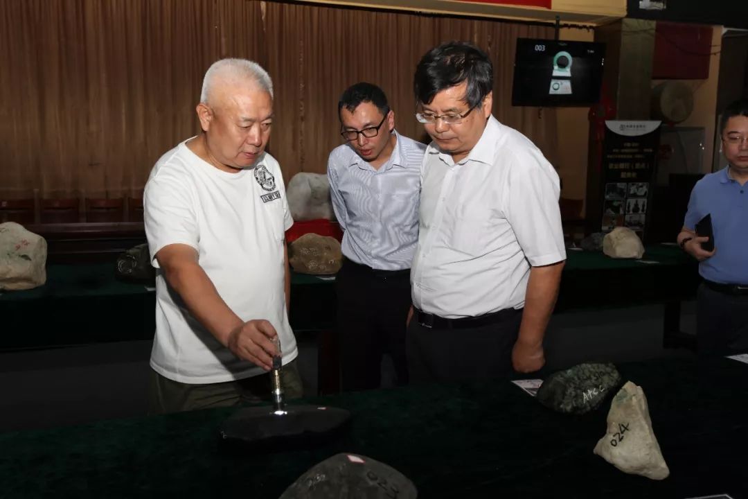 郑州古玩业商会会长单位郑州古玩城迎接全国工商联会员部副部长刘建参访(图3) 郑州古玩业商会会长单位郑州古玩城迎接全国工商联会员部副部长刘建参访(图3)