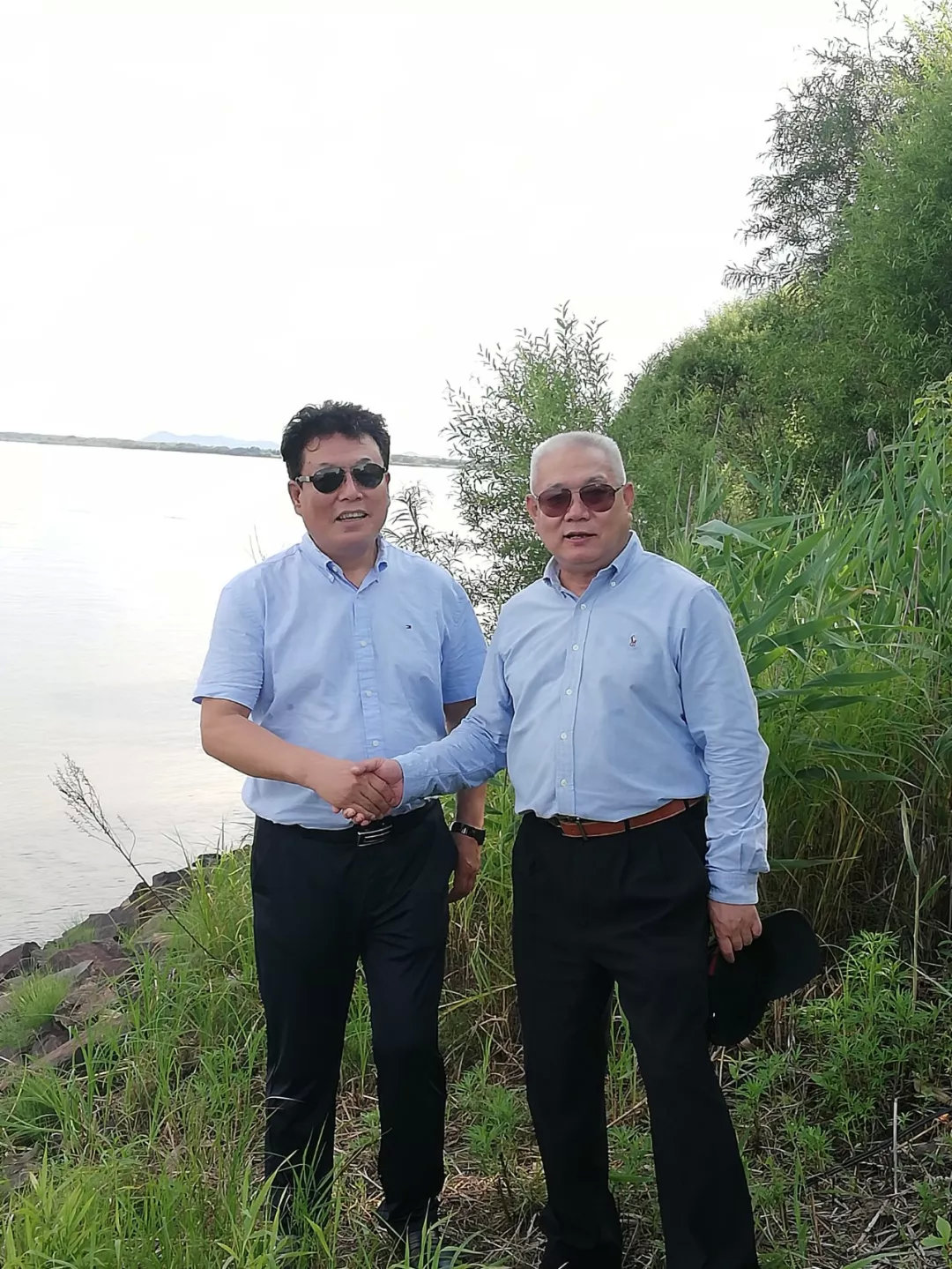 郑州市古玩业商会蒋继明会长随全国工商联第八联系工作组到黑龙江双鸭山市调研(图4) 郑州市古玩业商会蒋继明会长随全国工商联第八联系工作组到黑龙江双鸭山市调研(图4)