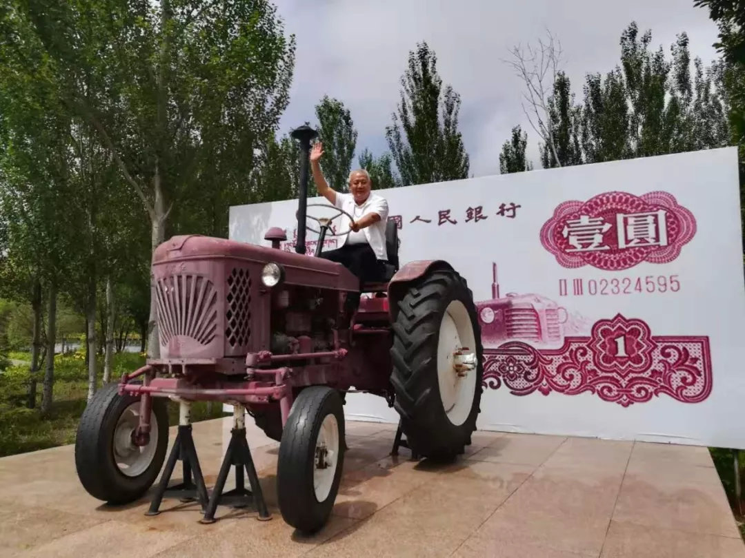 郑州市古玩业商会蒋继明会长随全国工商联第八联系工作组到黑龙江双鸭山市调研(图5) 郑州市古玩业商会蒋继明会长随全国工商联第八联系工作组到黑龙江双鸭山市调研(图5)