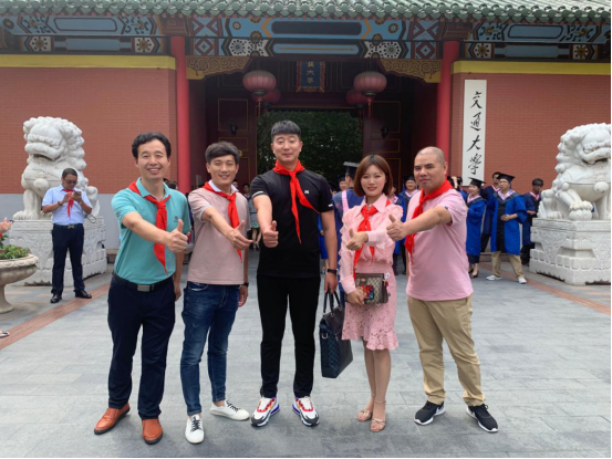 着力打造学习型社会组织—盐城商会组织部分会员赴上海交大培训学习(图2) 着力打造学习型社会组织—盐城商会组织部分会员赴上海交大培训学习(图2)