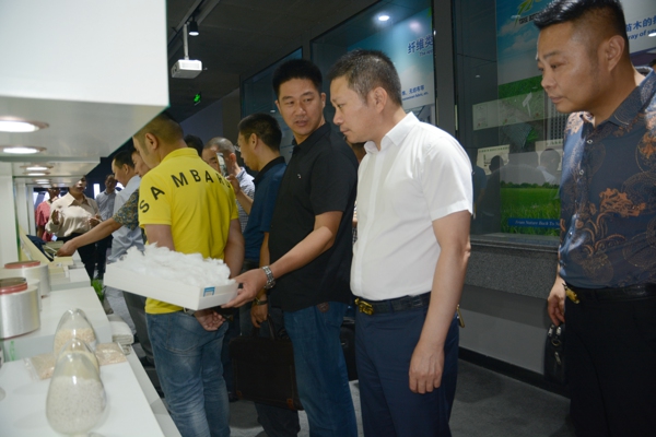 温州客商 走进南乐---郑州温州商会组团参加南乐县开放招商推介会(图4) 温州客商 走进南乐---郑州温州商会组团参加南乐县开放招商推介会(图4)