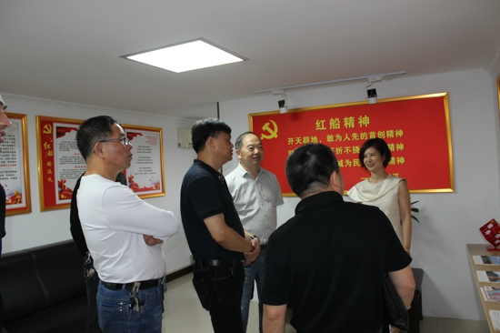 热烈欢迎海宁市领导莅临指导(图2) 热烈欢迎海宁市领导莅临指导(图2)