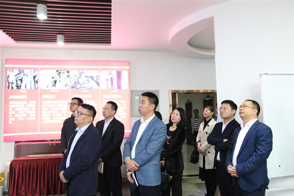 伟德体育直播开奖入口就“不忘初心、牢记使命”主题教育赴企业走访调研(图1) 伟德体育直播开奖入口就“不忘初心、牢记使命”主题教育赴企业走访调研(图1)