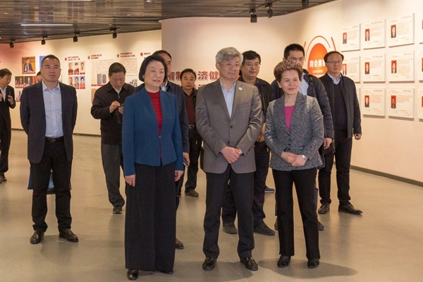 全国工商联党组副书记、副主席樊友山到康利达党群服务中心考察指导工作(图1) 全国工商联党组副书记、副主席樊友山到康利达党群服务中心考察指导工作(图1)