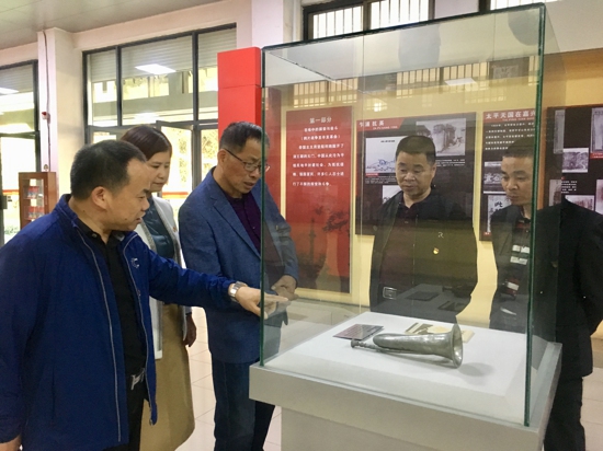 郑州市嘉兴商会党支部赴嘉兴革命烈士陵园参观学习(图3) 郑州市嘉兴商会党支部赴嘉兴革命烈士陵园参观学习(图3)