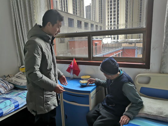 盐城商会赴养老院开展“情暖冬日、敬老爱老”志愿服务活动(图4) 盐城商会赴养老院开展“情暖冬日、敬老爱老”志愿服务活动(图4)