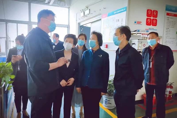 省工商联主席梁静一行莅郑调研疫情影响下民营企业发展情况(图1) 省工商联主席梁静一行莅郑调研疫情影响下民营企业发展情况(图1)