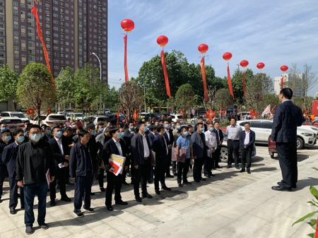 新密市汇利民营企业服务中心正式揭牌成立(图2) 新密市汇利民营企业服务中心正式揭牌成立(图2)