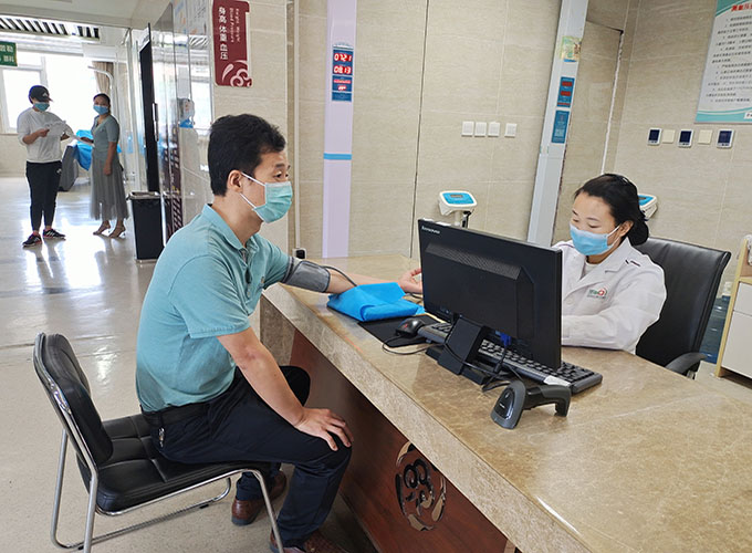 郑州市盐城商会组织会员进行健康体检活(图2) 郑州市盐城商会组织会员进行健康体检活(图2)