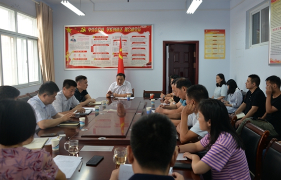 郑州市民营经济工作联席会议办公室调研提升组开展“两个行动”专题调研(图2) 郑州市民营经济工作联席会议办公室调研提升组开展“两个行动”专题调研(图2)