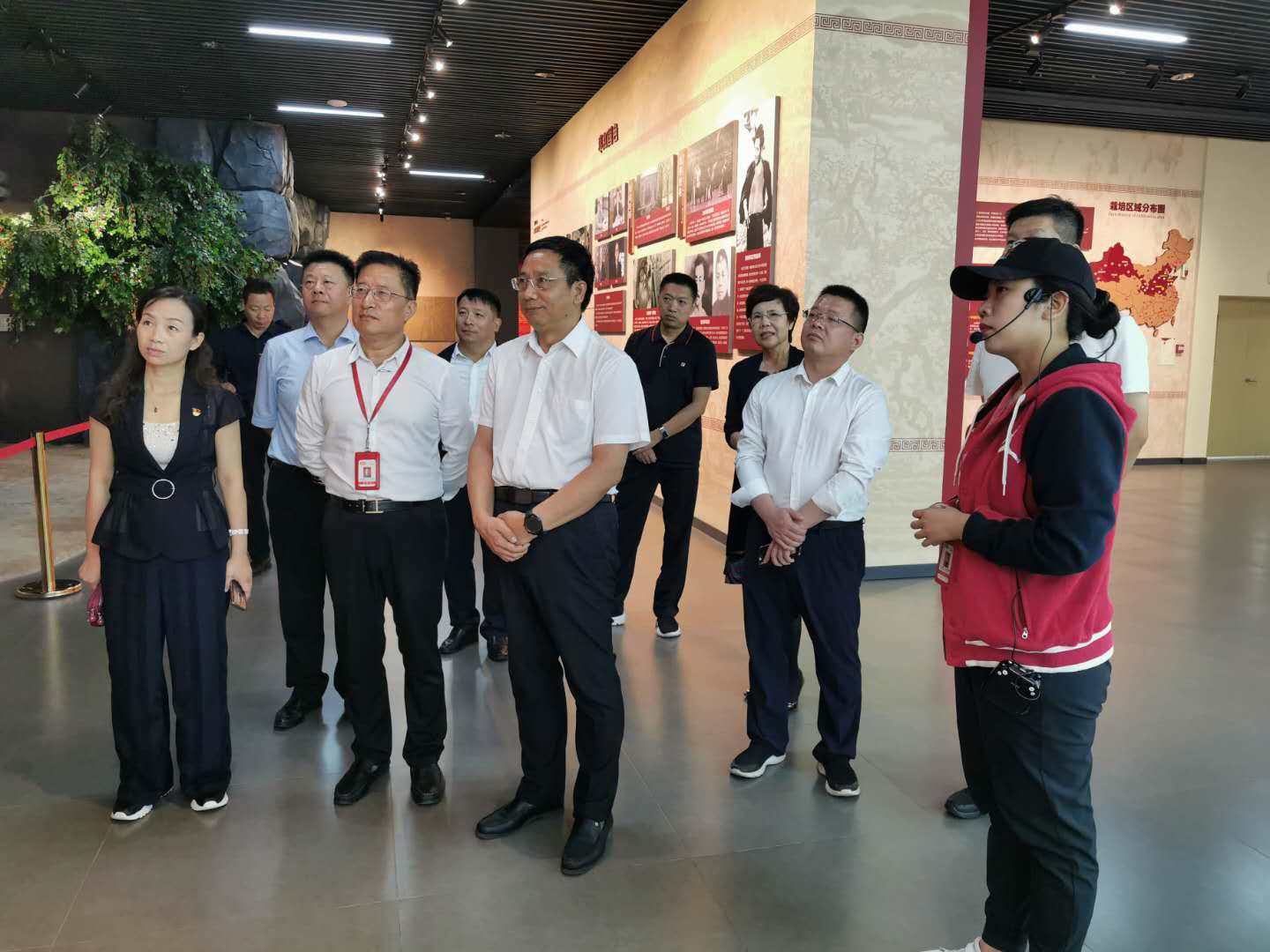 省委统战部副部长张红林一行调研新郑市民营经济统战工作(图1) 省委统战部副部长张红林一行调研新郑市民营经济统战工作(图1)