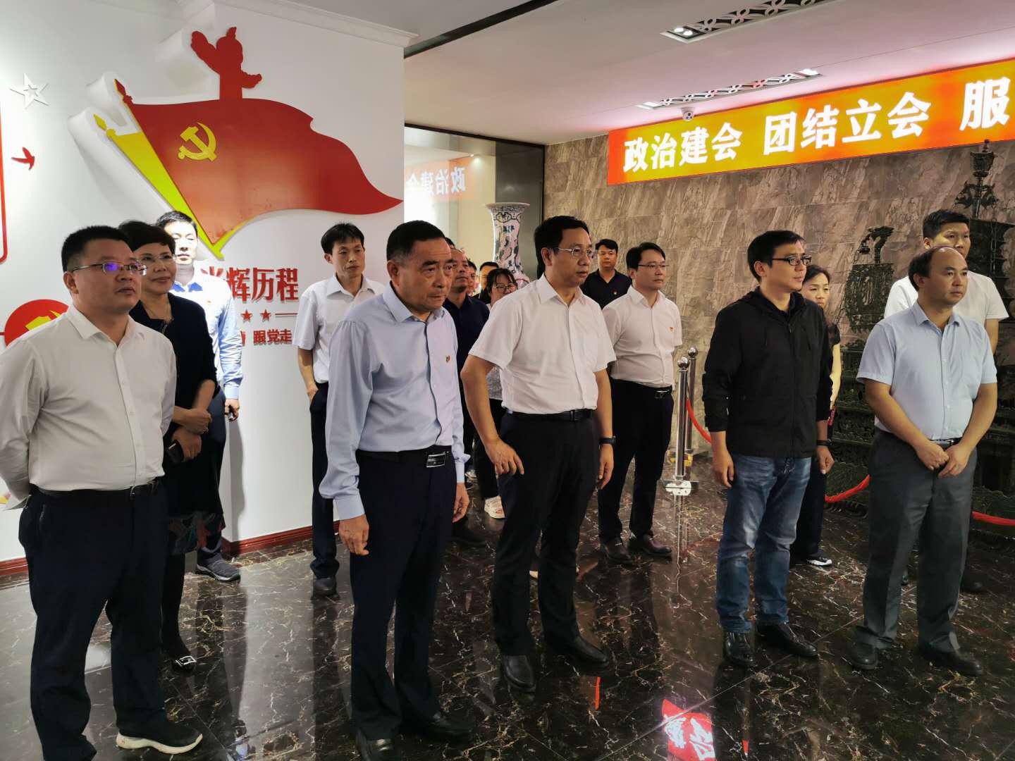 省委统战部副部长张红林一行调研新郑市民营经济统战工作(图2) 省委统战部副部长张红林一行调研新郑市民营经济统战工作(图2)