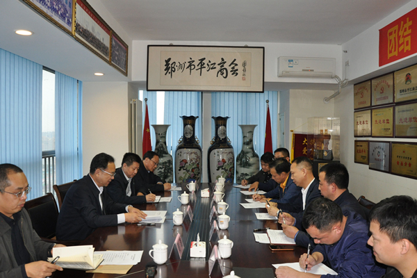 市委常委、市纪委书记、市监委代主任杜新军走访平江商会(图2) 市委常委、市纪委书记、市监委代主任杜新军走访平江商会(图2)