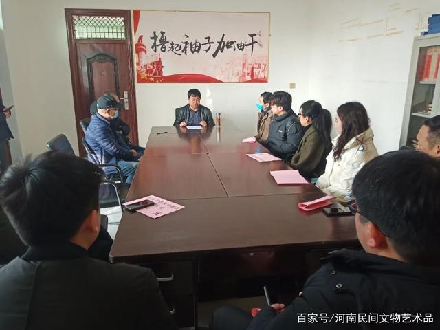 郑州市古玩业商会会长单位支部赴中牟县小李庄村开展扶贫慰问活动(图2) 郑州市古玩业商会会长单位支部赴中牟县小李庄村开展扶贫慰问活动(图2)