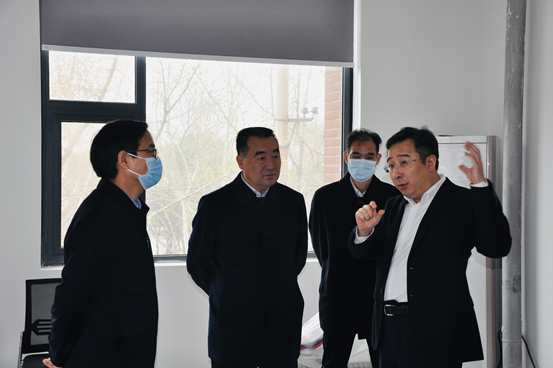 省委统战部副部长、工商联党组书记庄建球一行到高新区调研(图3) 省委统战部副部长、工商联党组书记庄建球一行到高新区调研(图3)