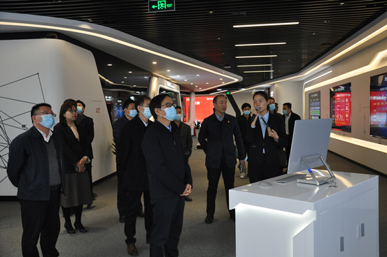 省委统战部副部长、工商联党组书记庄建球一行到高新区调研(图5) 省委统战部副部长、工商联党组书记庄建球一行到高新区调研(图5)