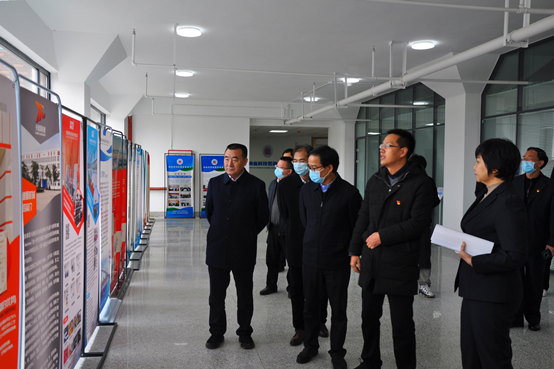 省委统战部副部长、工商联党组书记庄建球一行到高新区调研(图4) 省委统战部副部长、工商联党组书记庄建球一行到高新区调研(图4)