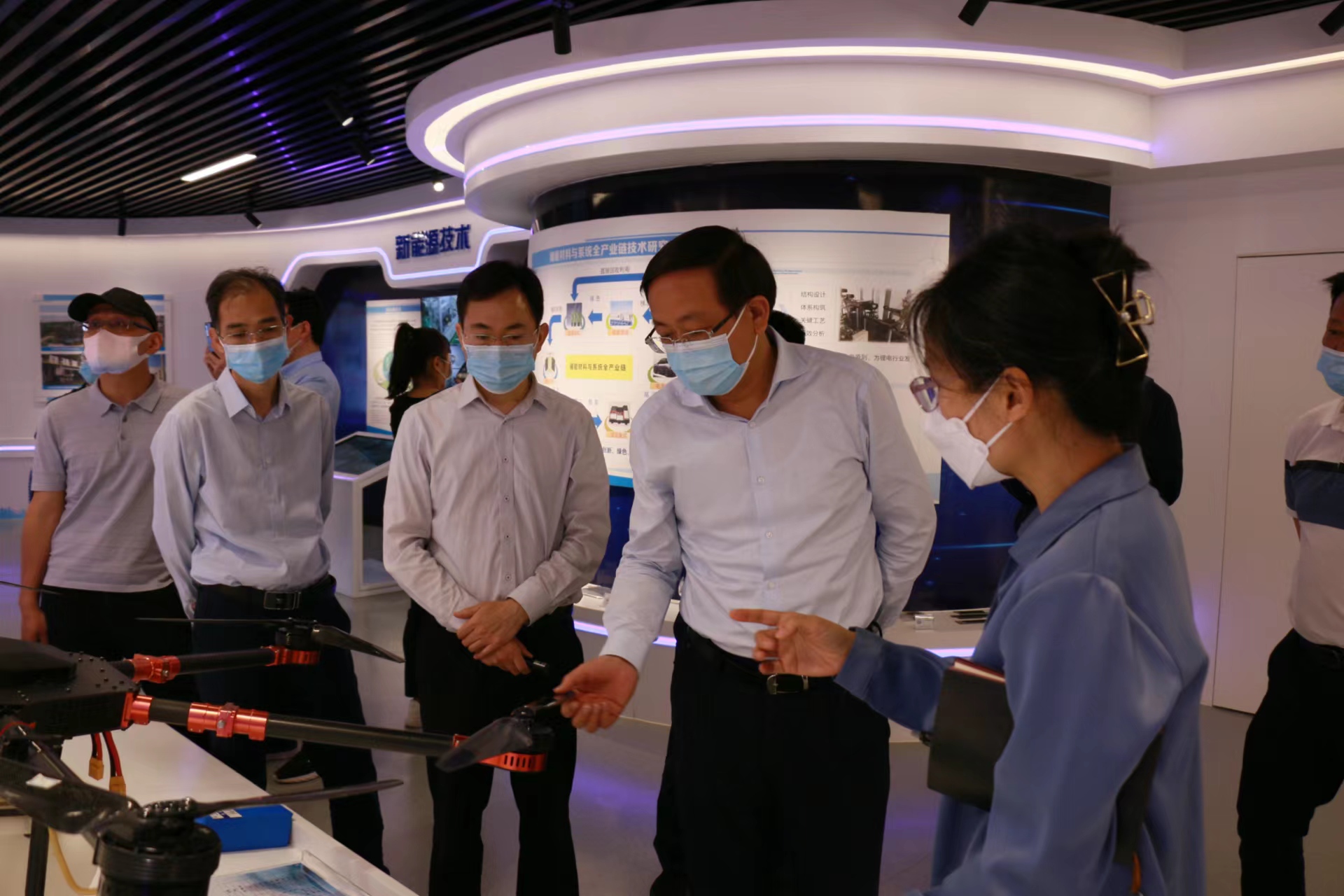 省工商联领导调研我市传感器与氢能源产业发展现状(图1) 图片1.jpg