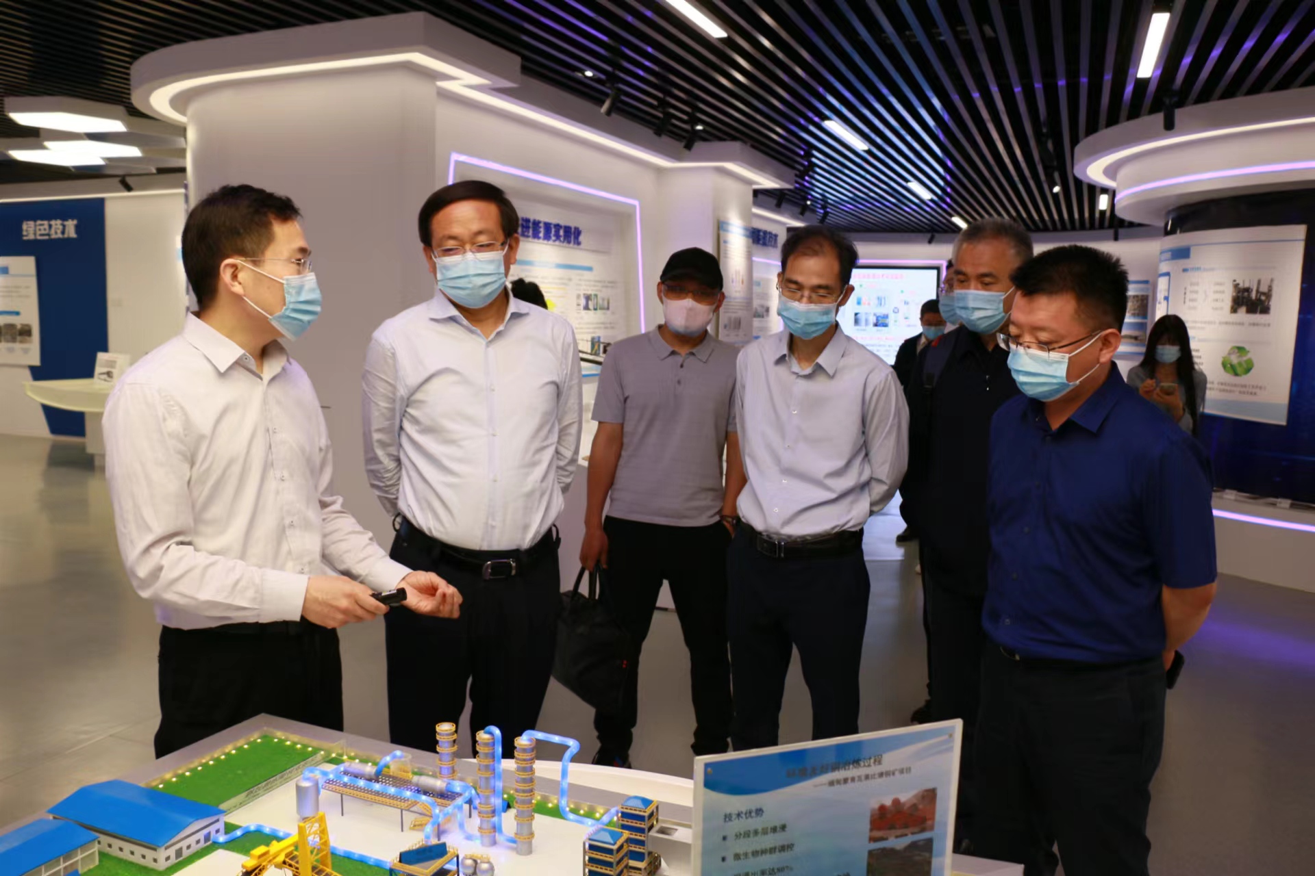 省工商联领导调研我市传感器与氢能源产业发展现状(图2) 图片2.jpg