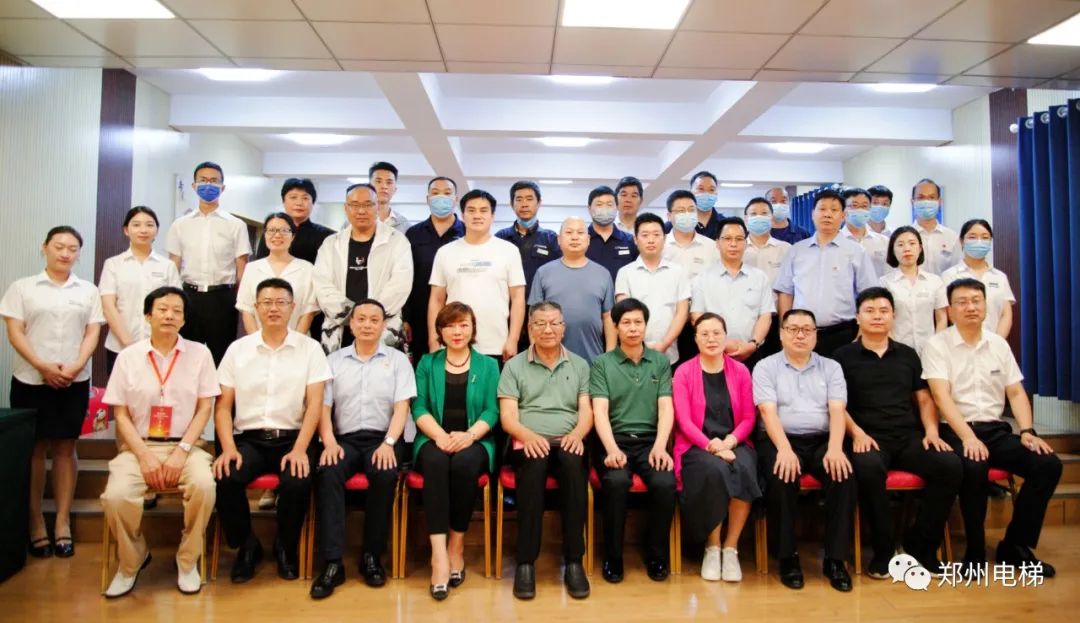 郑州市电梯商会与郑州市清洗保洁行业协会签约友好商协会战略合作书(图1) 640.jpg