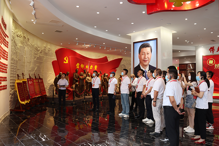 凝心聚力 共谋发展——郑州市盐城商会走进圆方集团 学习非公党建(图1) IMG_7624.jpg