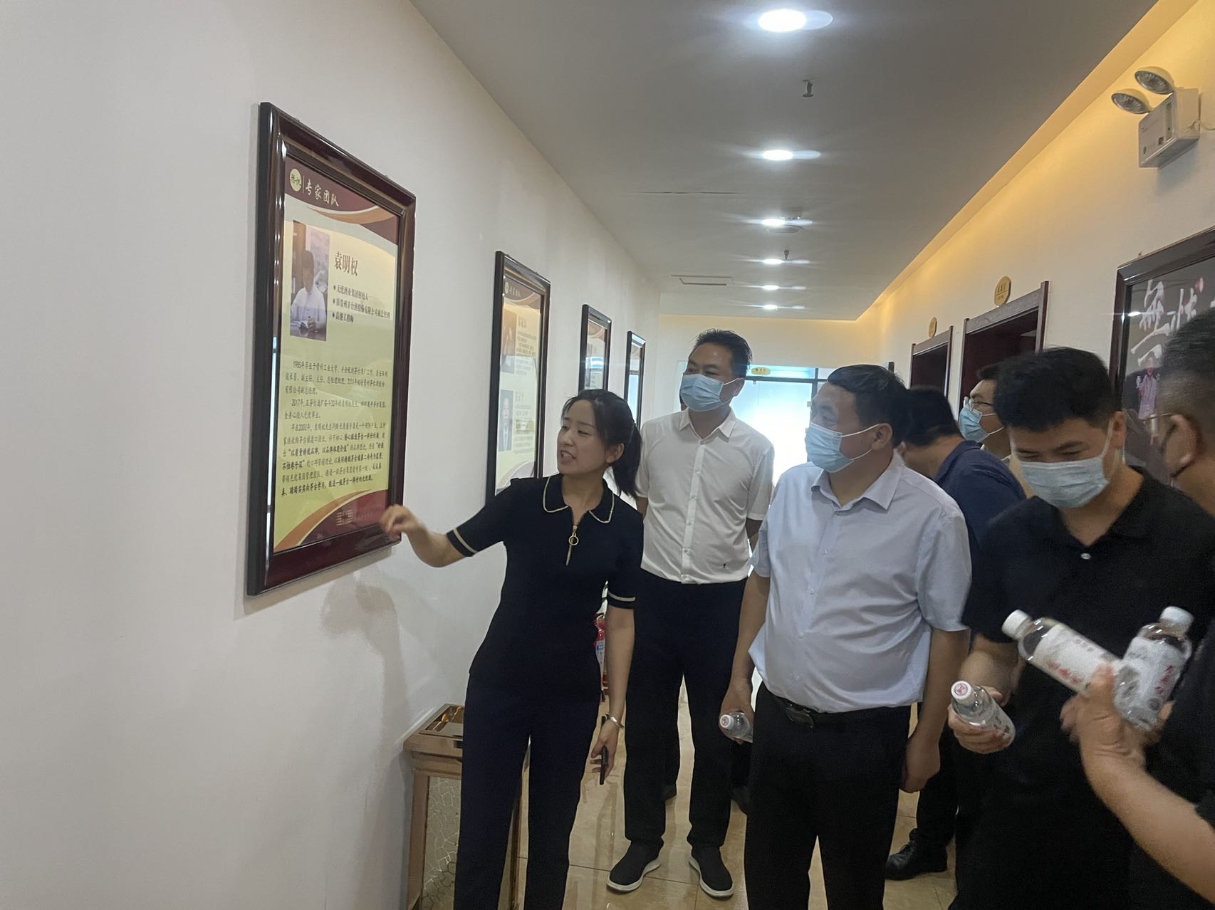 荥阳市工商联到新郑友好交流(图1) 微信图片_202207191751181.jpg