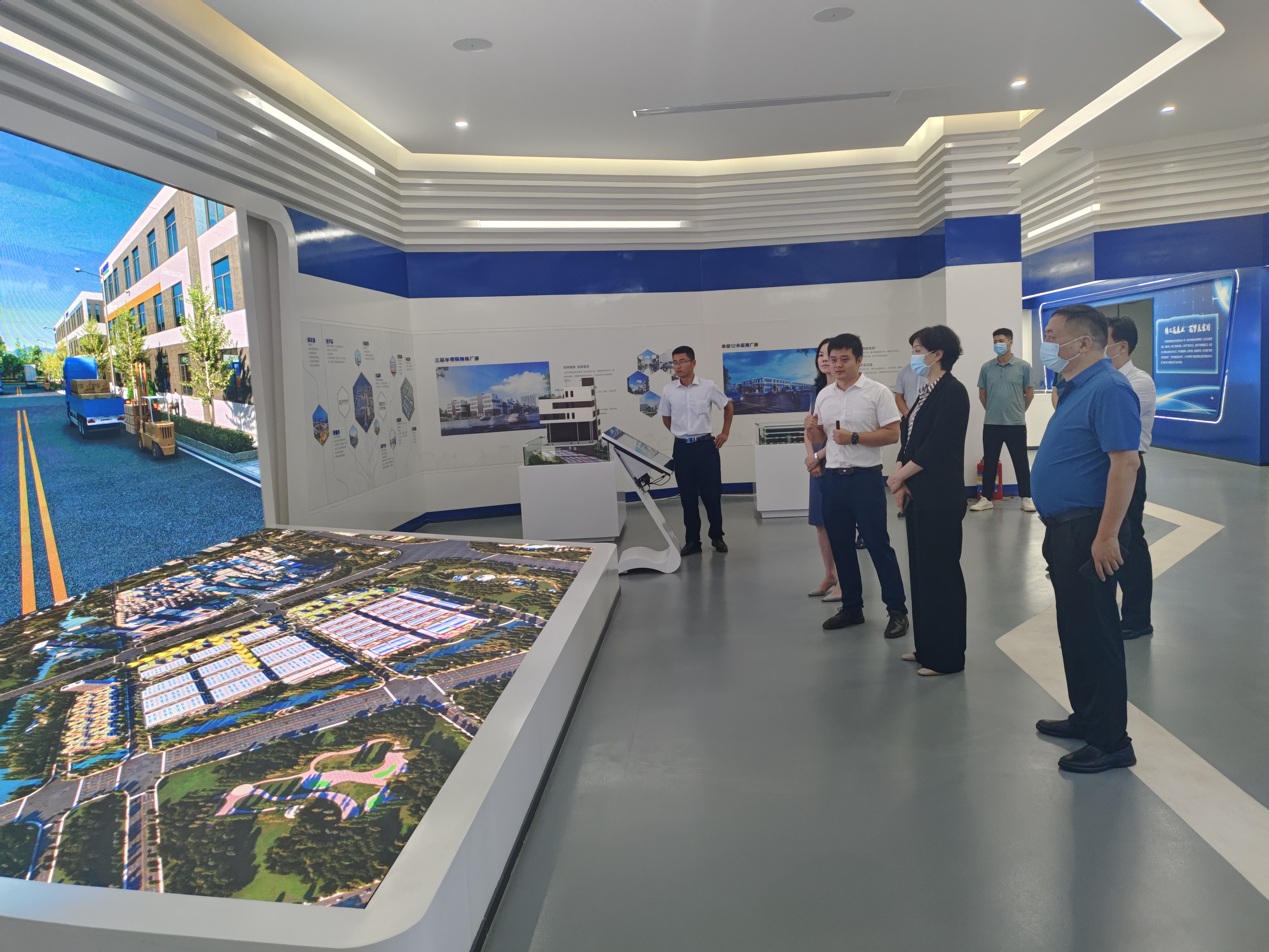 王洪波主席赴荥阳调研(图1) IMG_20220725_102151.jpg