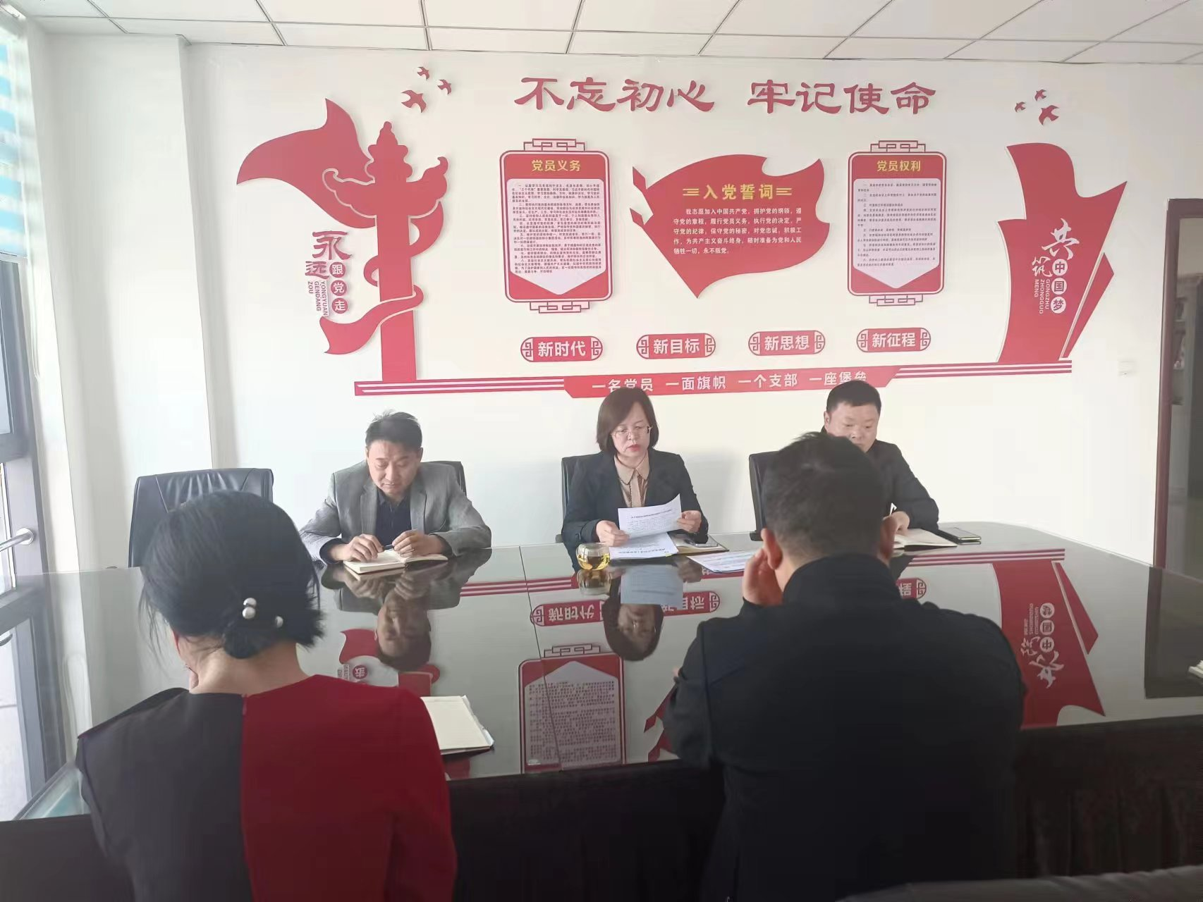 登封市工商联围绕中心 助力登封创建全国文明城市(图1) 图片2.png