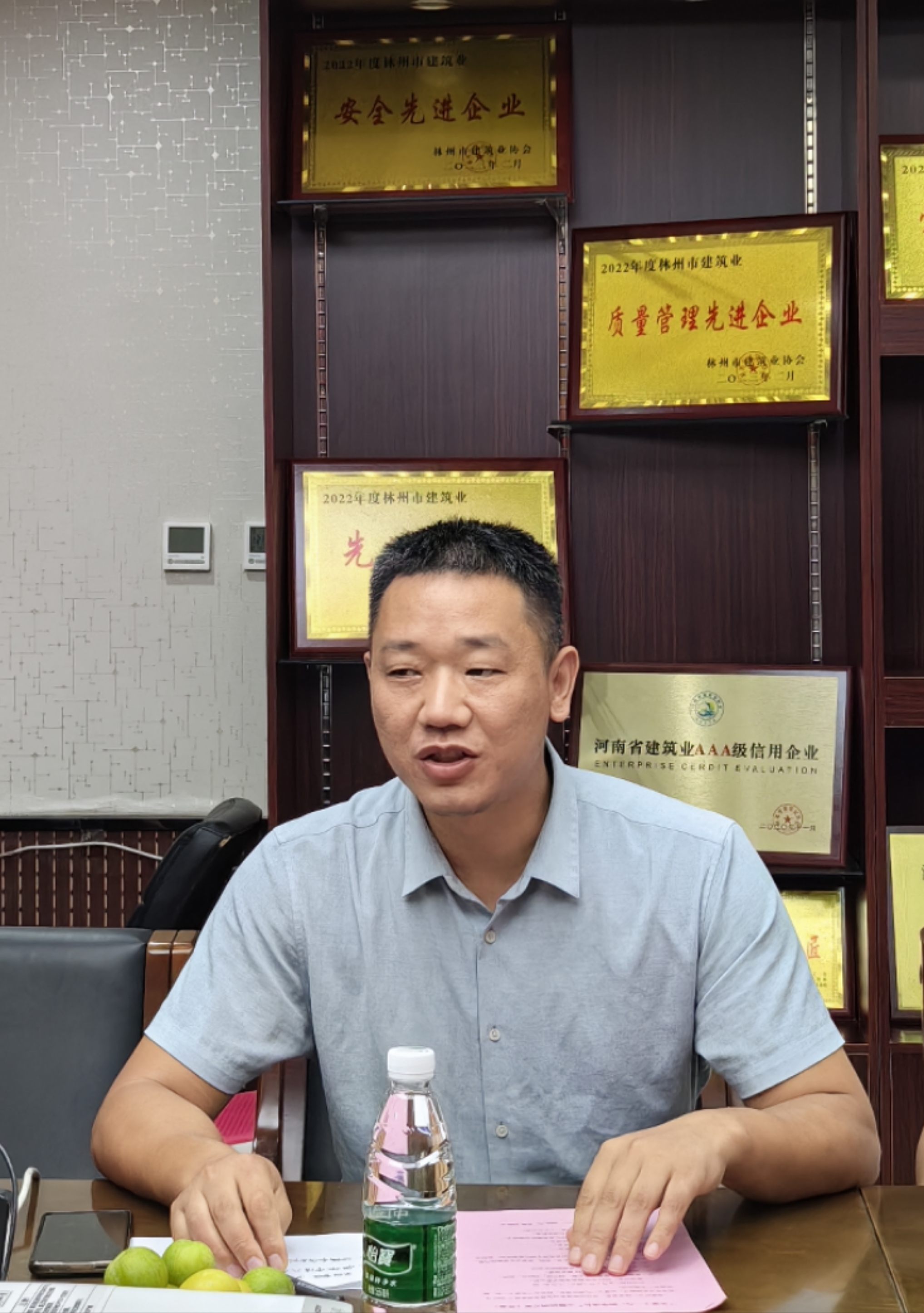 郑州延津商会举办关爱下一代助学活动(图3) 90d919609c571257003490d497f6f31.jpg