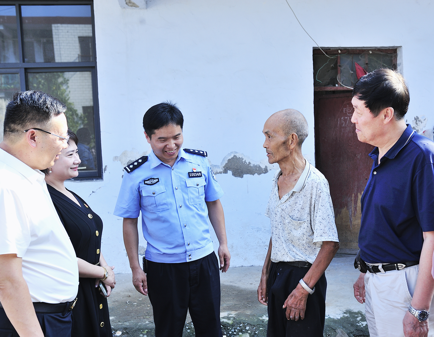郑州市电梯商会前往登封市大金店镇毕家村进行——“送温暖 献爱心”慈善活动(图3) 微信图片_20230915105736.jpg