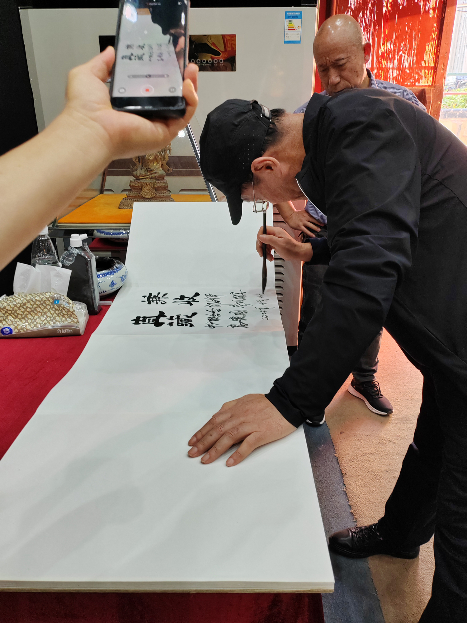 郑州市古玩业商会接待中广联合会数字付费频道委员会领导参观调研(图2) 138727705.jpg