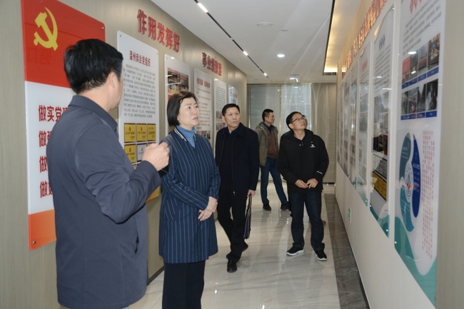 郑州市社会组织服务中心和社会组织管理局领导到温州商会调研(图1) 微信图片_20231122111202.jpg