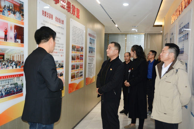 携手共建 合作共赢 ——温州商会与郑州旅游职业学院信息工程学院 党总支开展共建活动(图2) 微信图片_20231211123249.jpg