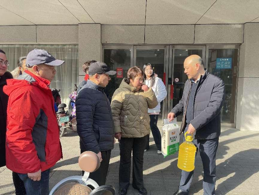 郑州市青商会开展“暖冬行”公益活动系列三(图2) 图片2.png