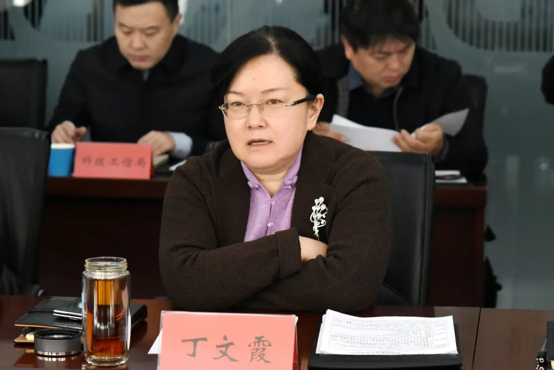 庆佳节 议发展 中牟县召开招商引资 暨服务企业恳谈会(图2) 图片2.png