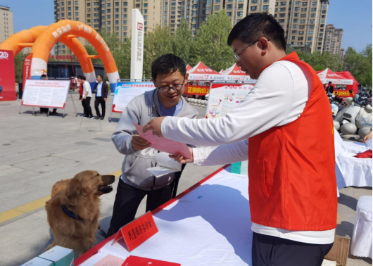 巩义市工商联举行民营经济政策法规集中宣传活动(图3) image.png