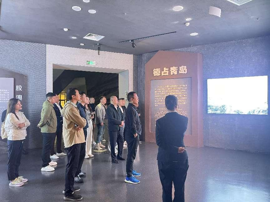 “奋楫向新 卓越前行”——郑州市 青年企业家商会赴青岛研学(图4) “奋楫向新 卓越前行”——郑州市 青年企业家商会赴青岛研学(图4)