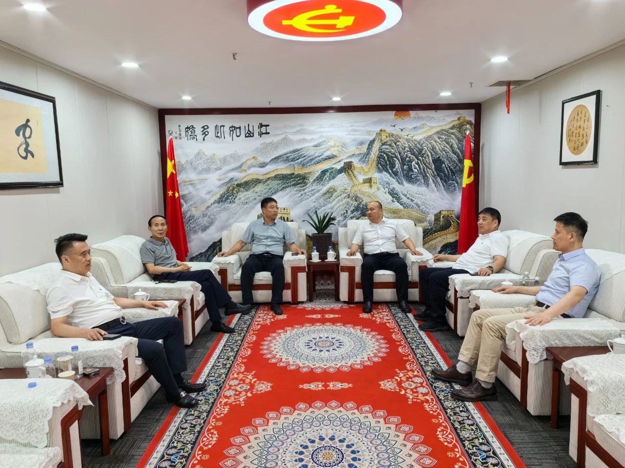 党建领航 红心惠企—伟德体育直播开奖入口在郑州市商丘商会组织举办商会党建交流活动(图6) 党建领航 红心惠企—伟德体育直播开奖入口在郑州市商丘商会组织举办商会党建交流活动(图6)