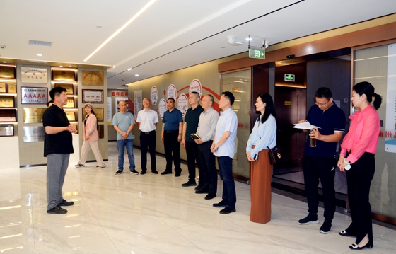 郑州市惠济区统一战线及经开区组织到 温州商会走访交流(图1) 郑州市惠济区统一战线及经开区组织到 温州商会走访交流(图1)