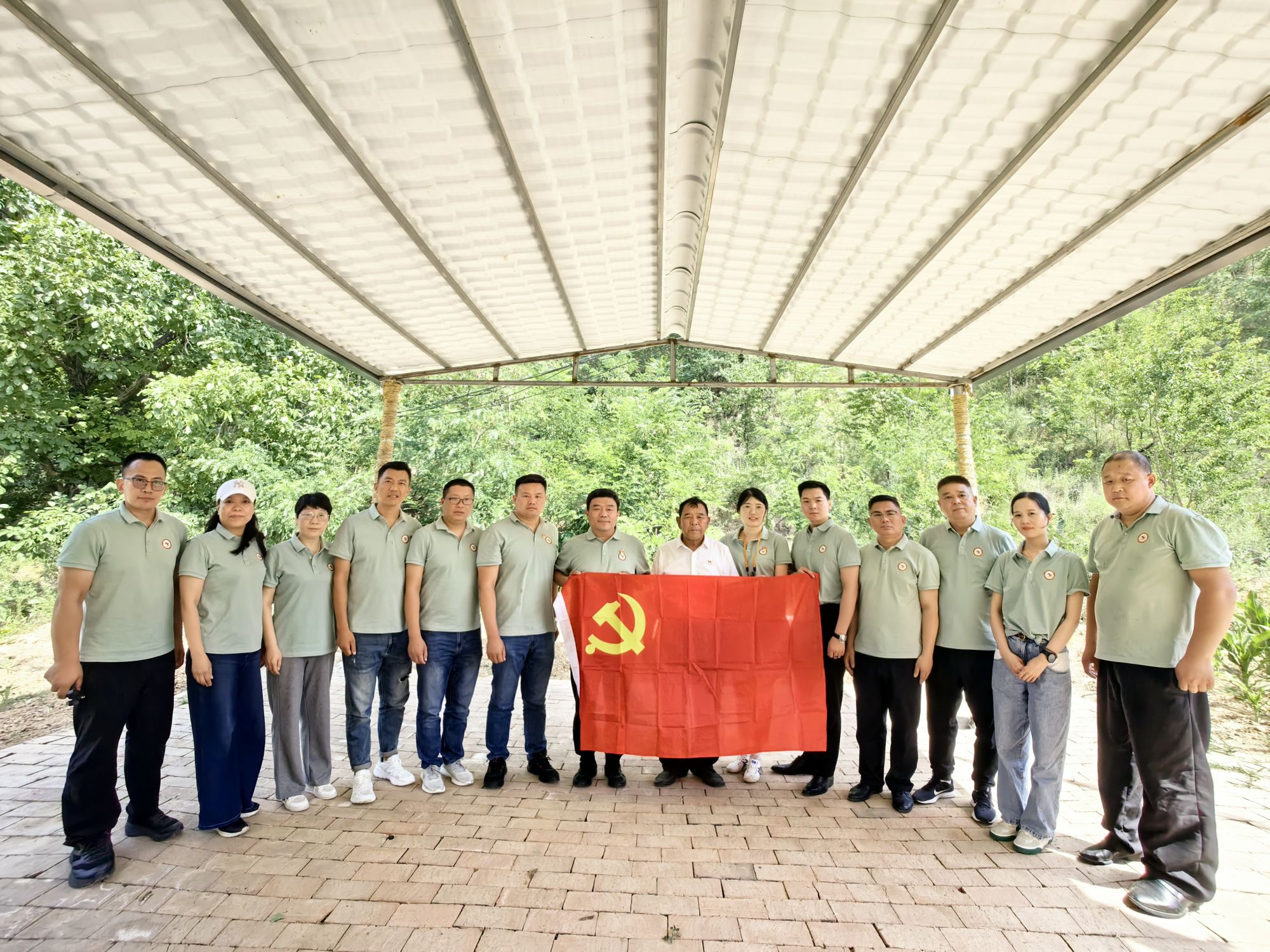 追寻红色记忆 传承延安精神——郑州延津商会红色研学班延安之行圆满结束(图3) 追寻红色记忆 传承延安精神——郑州延津商会红色研学班延安之行圆满结束(图3)