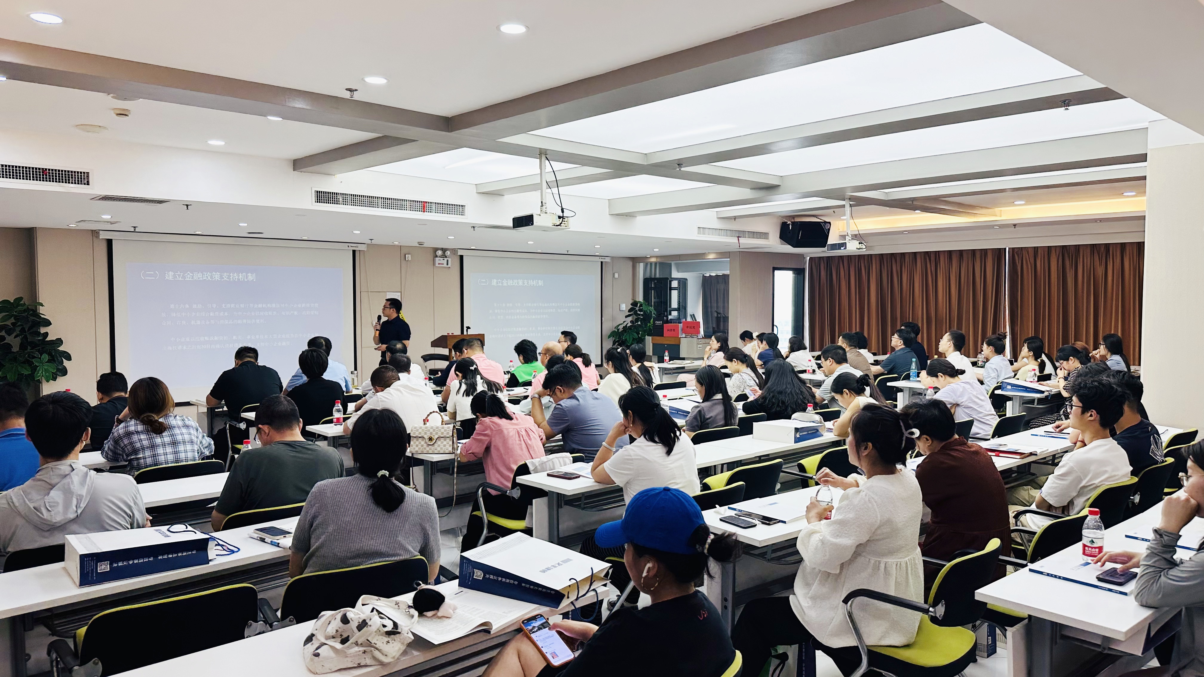 以法护企 管城区工商联助推 民营经济高质量发展(图1)