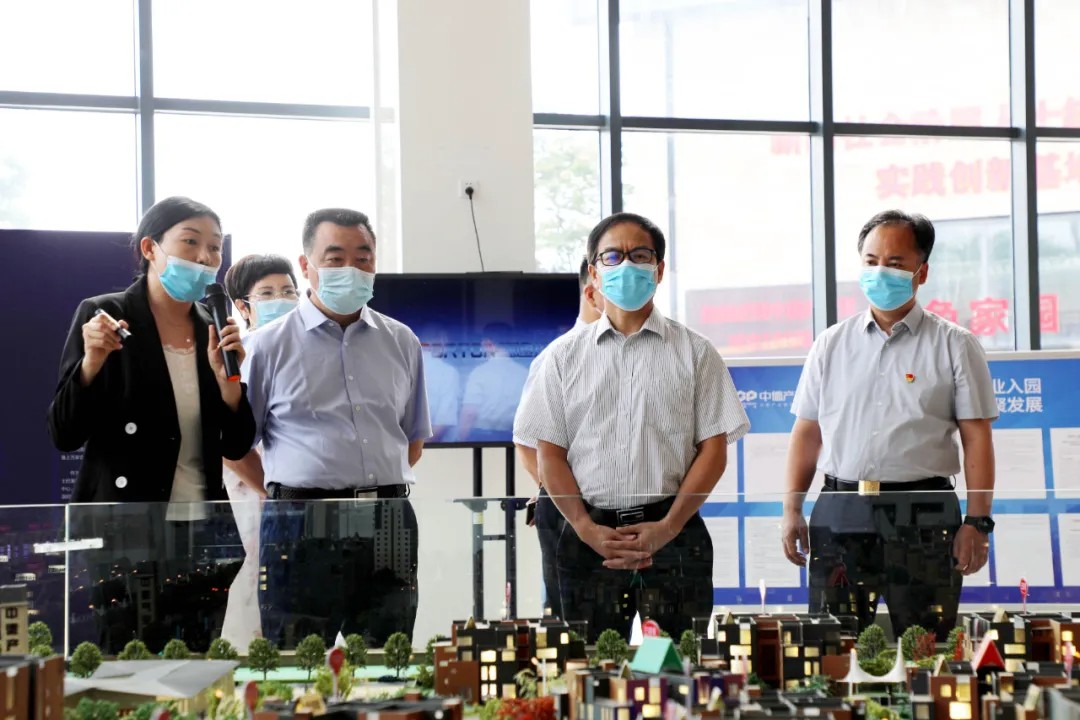 省委统战部调研组到新郑市调研(图2)