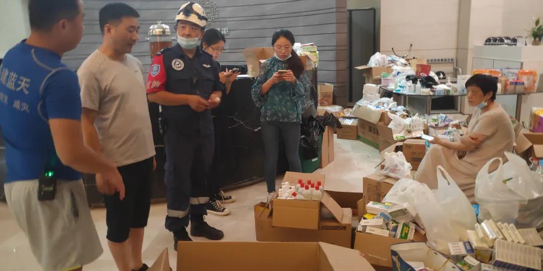 郑州市南平商会抗洪救灾献爱心在行动(一)(图2) 郑州市南平商会抗洪救灾献爱心在行动(一)(图2)