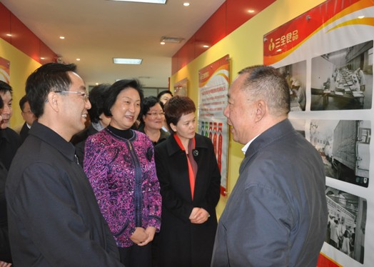 全国工商联党组副书记、副主席黄小祥一行赴郑州调研(图2) 全国工商联党组副书记、副主席黄小祥一行赴郑州调研(图2)