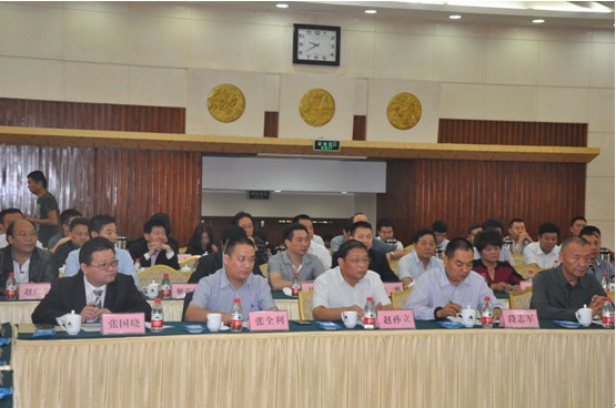 伟德体育直播开奖入口召开民营企业参与新型城镇化建设暨中秋节座谈会(图3)