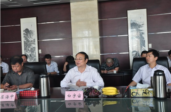 郑州市经济发展环境座谈会在市纪委召开(图1) 郑州市经济发展环境座谈会在市纪委召开(图1)