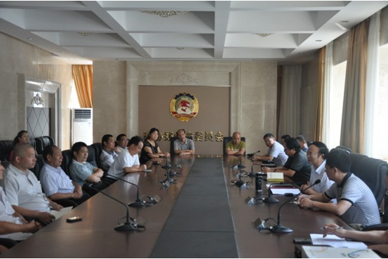 郑州市委统战部副部长、市工商联党组书记白宇宙再次召开化工商会座谈会(图2) 郑州市委统战部副部长、市工商联党组书记白宇宙再次召开化工商会座谈会(图2)