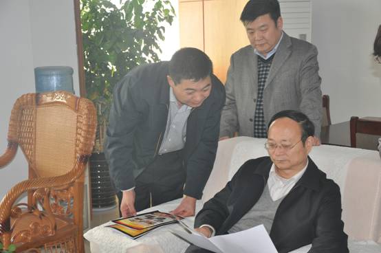 伟德体育直播开奖入口赴新郑工商联调研(图1) 伟德体育直播开奖入口赴新郑工商联调研(图1)