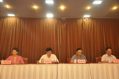 伟德体育直播开奖入口召开十七届三次常委会(图2) 伟德体育直播开奖入口召开十七届三次常委会(图2)