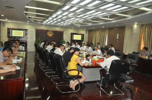 省委统战部副部长、省工商联党组书记杨京伟一行到我区调研国务院“小微企业29条”贯彻落实情况(图1) 省委统战部副部长、省工商联党组书记杨京伟一行到我区调研国务院“小微企业29条”贯彻落实情况(图1)